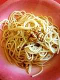 Spaghetti con burro senza lattosio, alici e noci