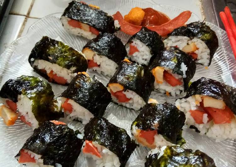 Cara Gampang Menyiapkan Sushi sederhana yang Enak Banget