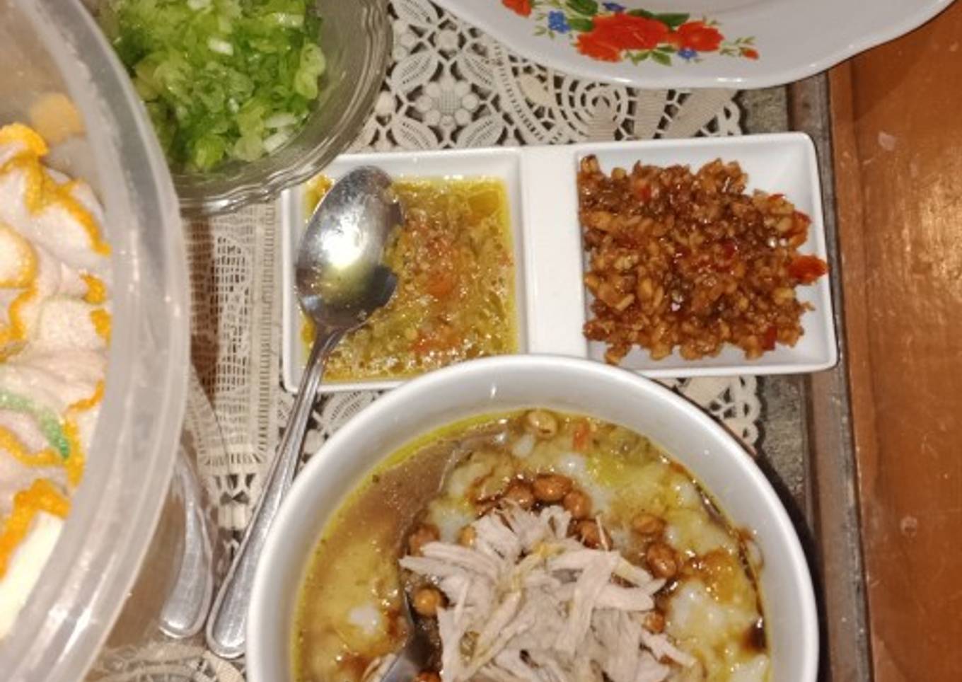 Bubur kuah kuning ayam kampung