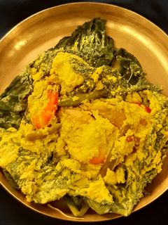 কুমড়ো পাতায় চিংড়ি ভাপা (Kumro Patay Chingri Bhapa recipe in Bengali) রেসিপির প্রধান ছবি