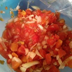 A picture of 3 ingredients Salsa.