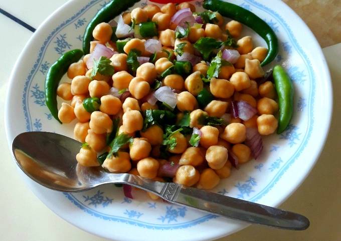 Kabuli boot (chana boot) salad for evening Recipe by Saira Begum - Cookpad