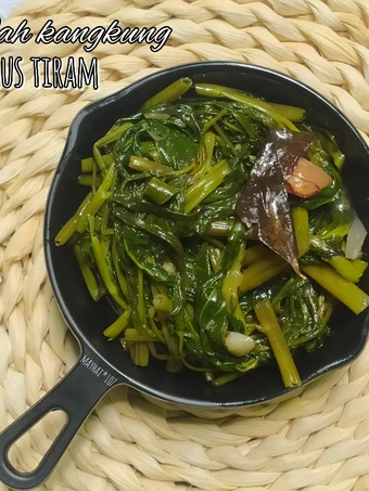Langkah Mudah untuk Membuat Resep Cah kangkung saus tiram yang Lezat Anti Ribet, Uenak Banget