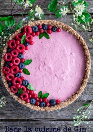 Une photo de Tarte à la framboise dans sa croûte de flocons torréfiés