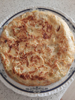 Una foto de Tortilla de calabacín y cebolla