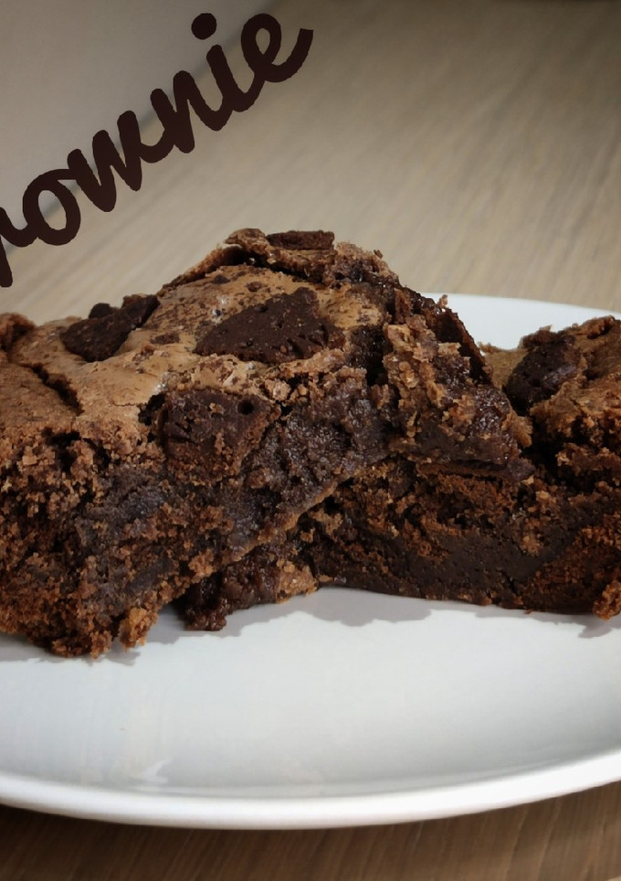 Una foto de Brownie con galletas de chocolate