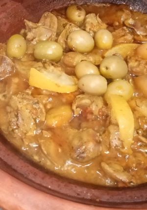 صورة لوصفة الكبدة والقوانص مشرملين في الطاجين