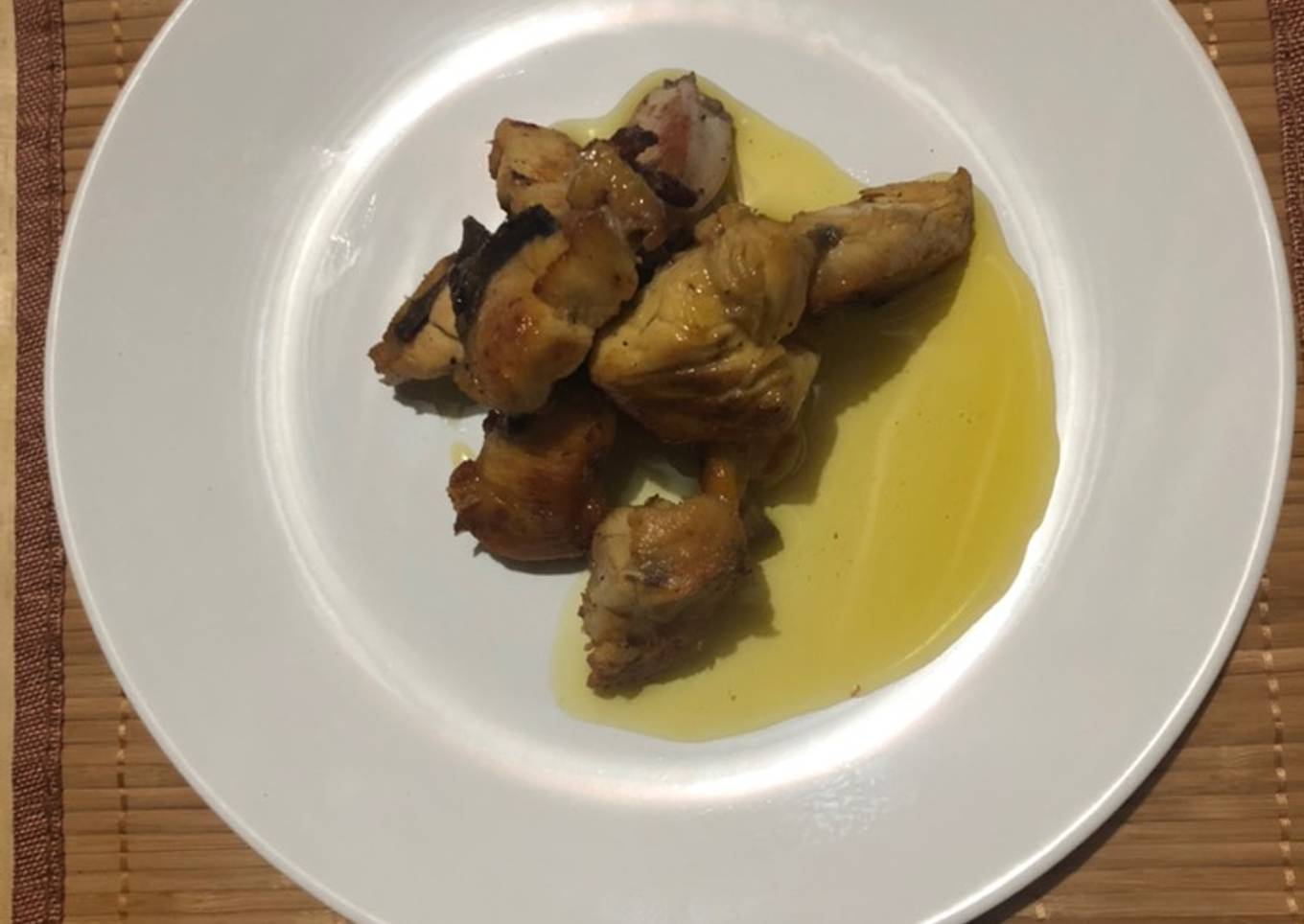 Pollo al ajillo