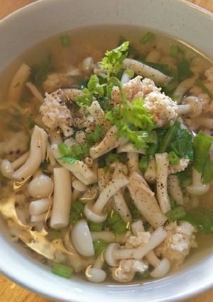 รูปของ ข้าวต้มไก่สับใส่เห็ดชิเมจิ