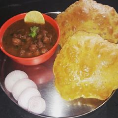 A picture of Masala Chole Puri.