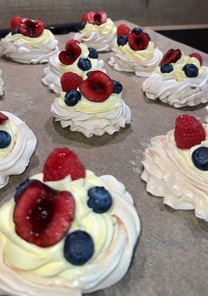 A picture of Mini pavlovas.