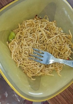 नूडल्स (noodles recipe in Hindi) रेसिपी मुख्य फोटो