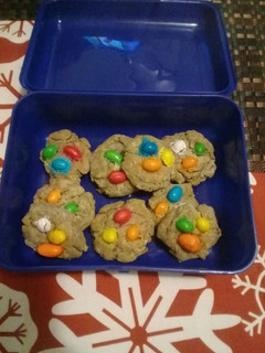 Una foto de Galletas de Navidad con maní de colores