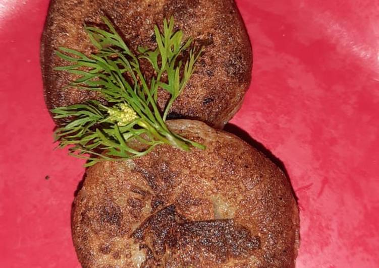 Green peas stuffed potato patties