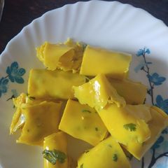 A picture of Gujarati snacks.