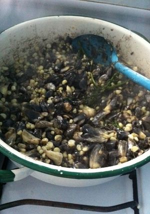 Una foto de Huitlacoche con elote