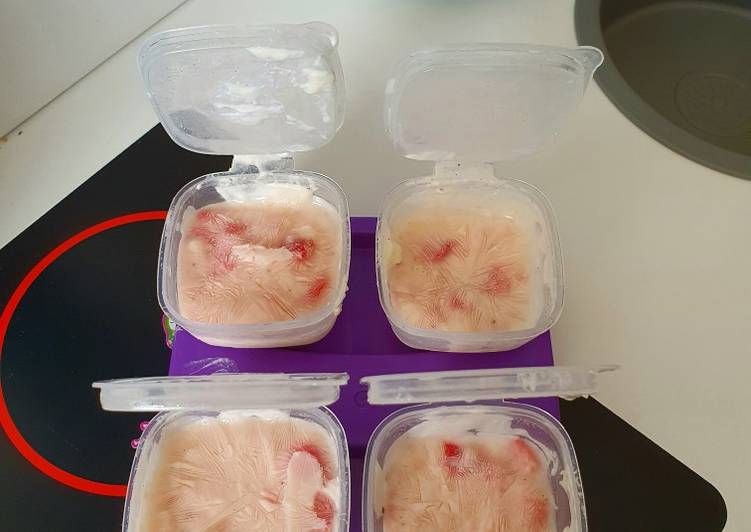 Langkah Mudah untuk Membuat 19. Es krim yoghurt strawberry Anti Gagal