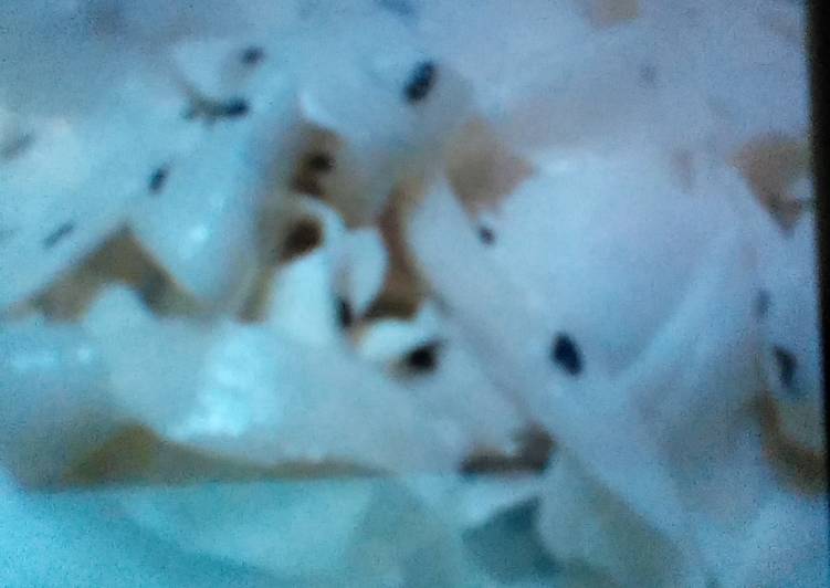 Ensalada de nabo muy agradable (para adultos).  Apto celiacos y alergicos.