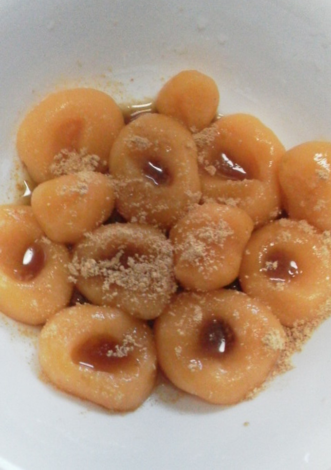 Una foto de Dango (bolitas de mochi) y la versión fácil de masticar. Apta celiacos y múltiples alergias.