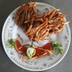 A picture of Lacha Chicken Pakora.
