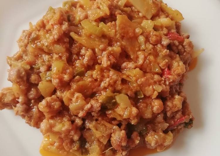 Pisto de calabacín con carne picada