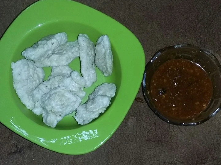 Langkah Mudah untuk Menyiapkan Resep Rujak cireng sambel petis yang Bikin Ngiler Anti Ribet, Bikin Ngiler