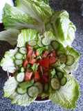Ensalada fresca con akusay, la lechuga japonesa