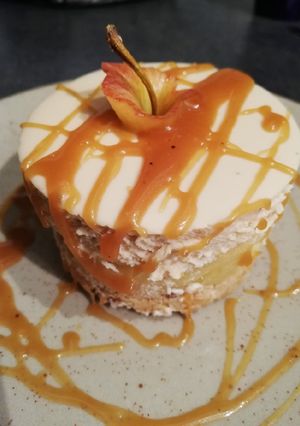 Une photo de Entremet pomme et caramel beurre salé