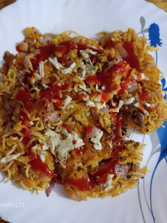 A picture of Spicy cheesy egg noodles.