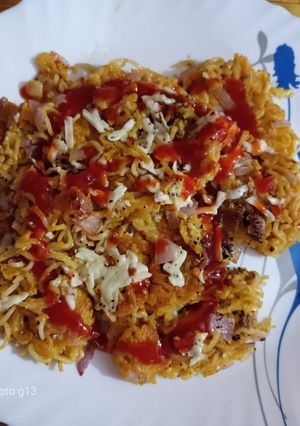 A picture of Spicy cheesy egg noodles.