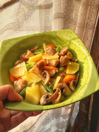 Langkah Mudah untuk Membikin Resep Tumis Kentang Buncis Wortel Baso dan Jamur yang Uenak Anti Ribet, Mantap Sekali