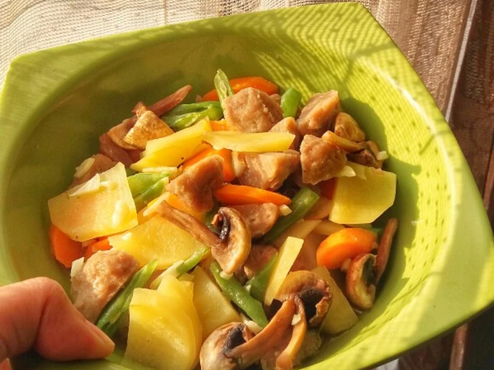 Langkah Mudah untuk Membikin Resep Tumis Kentang Buncis Wortel Baso dan Jamur yang Uenak Anti Ribet, Mantap Sekali