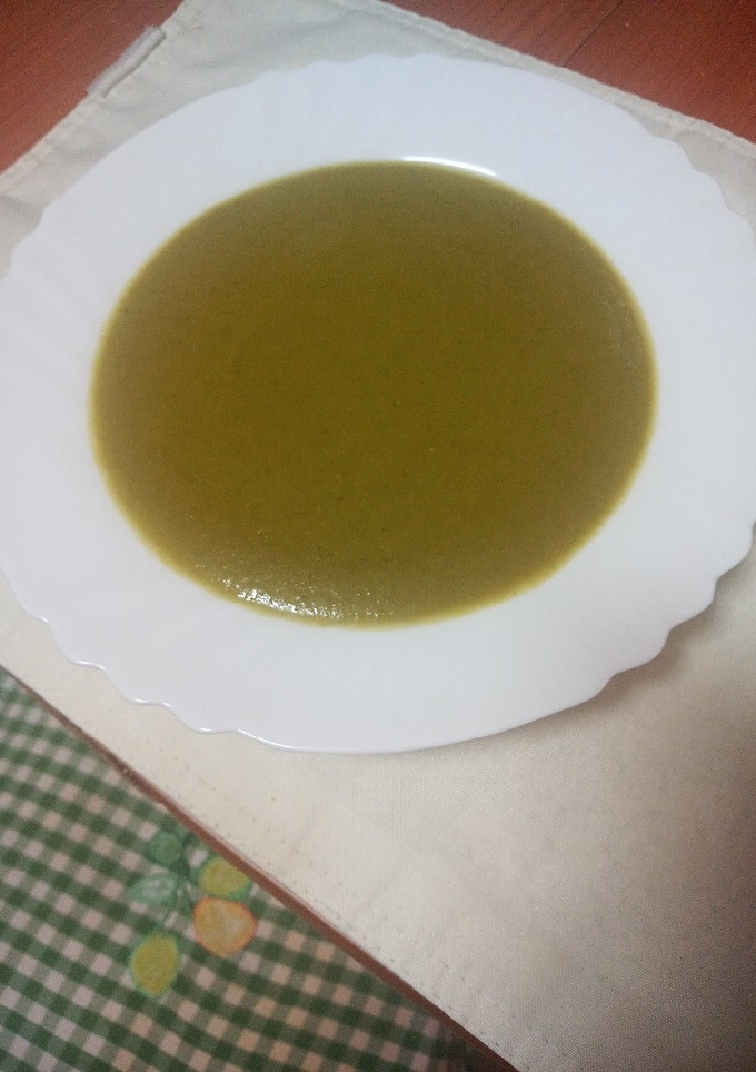 Una foto de Crema vegana de espinacas y lechuga
