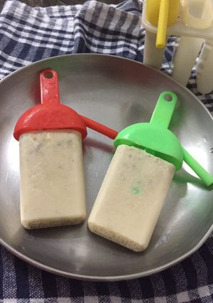 કેસર પિસ્તા કુલ્ફી (Kesar Pista Kulfi Recipe In Gujarati) રેસીપી મુખ્ય ફોટો
