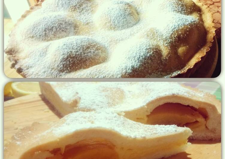 Crostata con pesche e amaretti