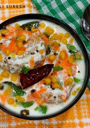 A picture of Tayir Vada (South Indian style dahi vada).