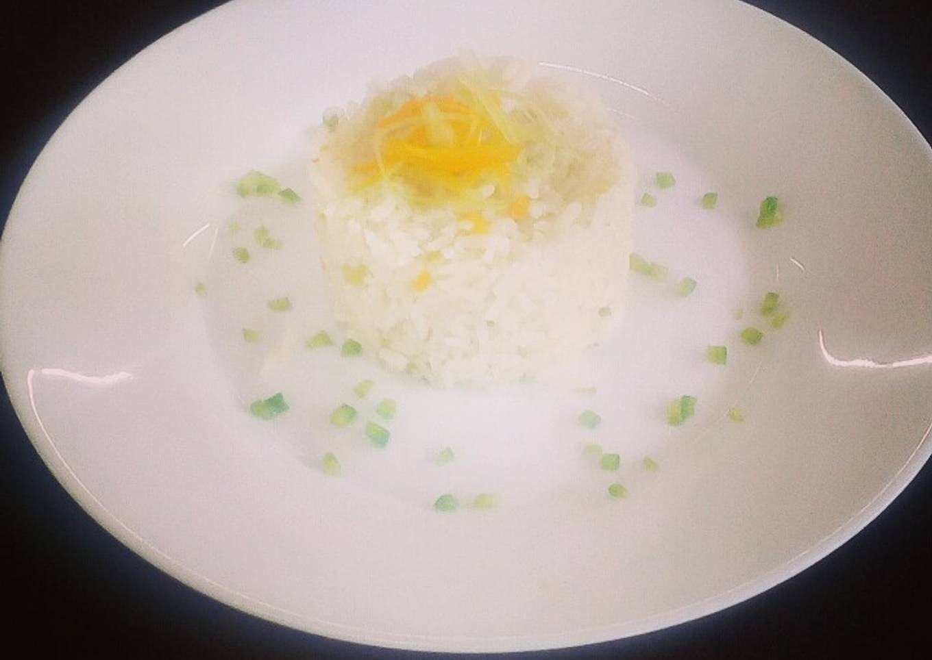 Arroz blanco con pimientos y apio