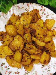 सात्विक जीरा आलू (Satvik jeera aloo recipe in hindi) रेसिपी मुख्य फोटो