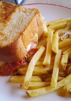 Una foto de Sandwich de huevo frito Vips