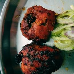A picture of Tawa chicken kabab.