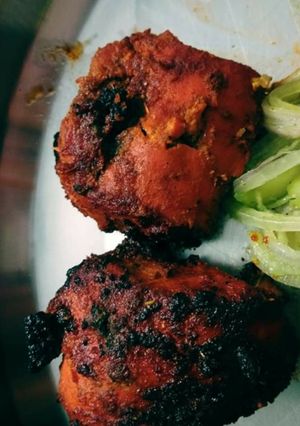 A picture of Tawa chicken kabab.