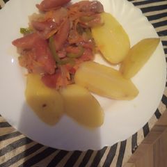 Baked potatoes with mini bite veggies A picture of Baked potatoes with mini bite veggies.