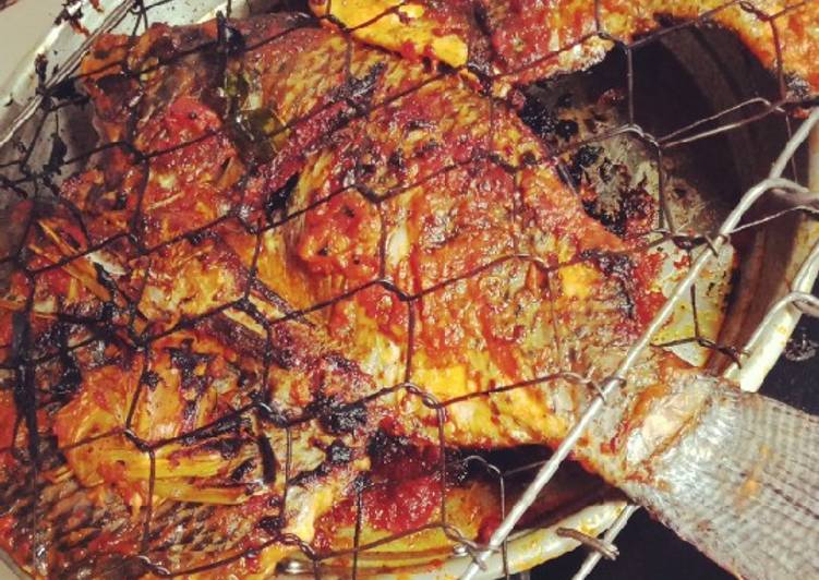Cara membuat Nila bakar bumbu enak. yang nikmat dan Mudah Dibuat
