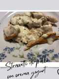 Straccetti di pollo con crema yogurt