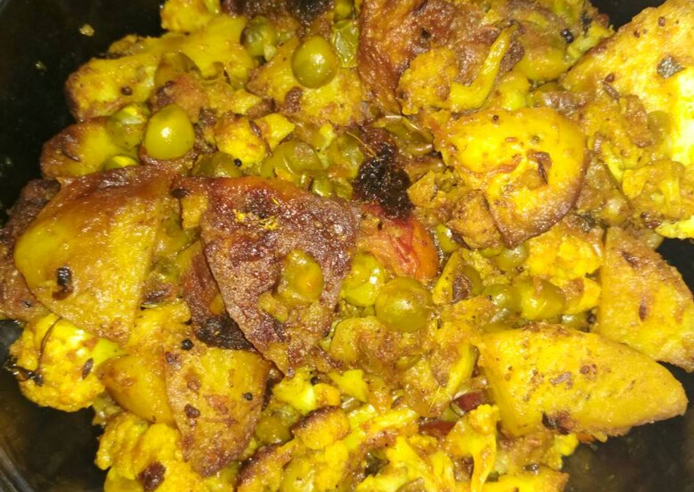 Cauliflower Potato green peas stir fry