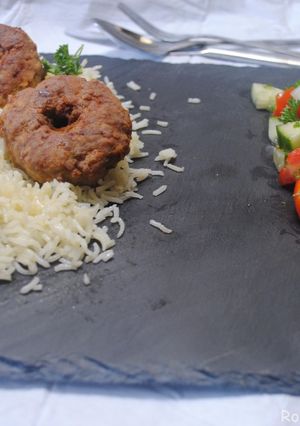 A picture of Persian meat patties with yellow split peas (Cutlet).