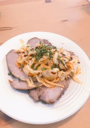 A picture of Roast pork with chili scallion by izakaya 4m1.