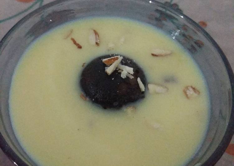 Recipe: at dinner Custard with gulab jamun