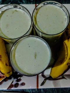 बनाना शेक (Banana Shake Recipe in Hindi) रेसिपी मुख्य फोटो