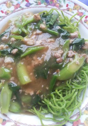 รูปของ ราดหน้าหมี่หยก